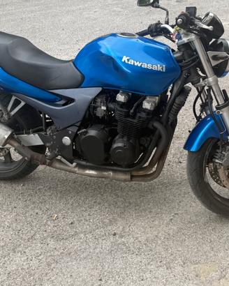 Kawasaki ZR -7  750 cc