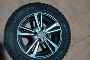 Cerchi in lega con gomme invernali