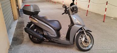 Kymco People 300 GTi
