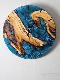 orologio in legno e resina 