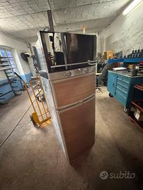 Frigo trivalente dometic