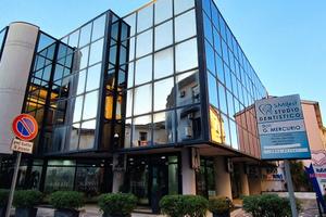 Ufficio San Nicola la Strada [Cod. rif 3253210VCU]