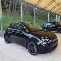 Fiat 500 500e Berlina 42 kWh La Prima