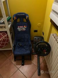 Simulatore con pedali e sedile