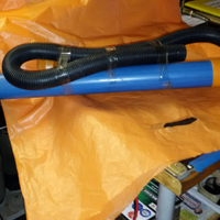 Pompa di sentina più staccabatterie e ami pesca