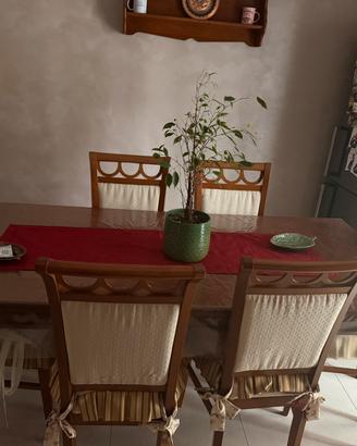 tavolo con sei sedie