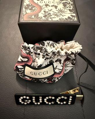 pinza per capelli Gucci con scatola e dustabag 