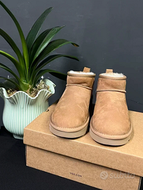 Stivaletti corti donna UGG Ultra Mini EU 38