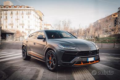 Lamborghini Urus Graphite Capsule * Serie Limitata