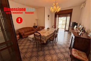 Appartamento di 110 m² con 3 locali e box auto a N