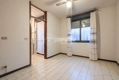 BILOCALE ABITABILE - ZONA CICOGNA, via Mattarella