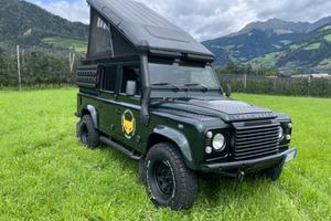 Land Rover Defender 90 2.4 TD4 Station Wagon SE