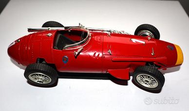 Maserati 250 F scala 1:18 Polistil