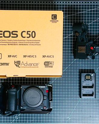 Canon c50 con cage smallrig e batterie aggiuntive