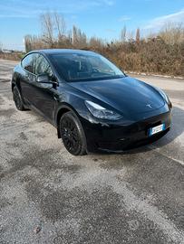Tesla model Y standard range 06/2024 32000 km