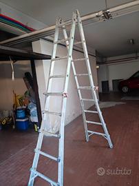 Scala in alluminio trasformabile e snodabile