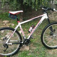MTB CANNONDALE con Lefty