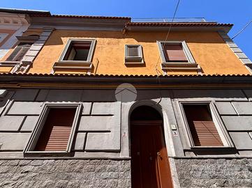 CASA SEMINDIPENDENTE A GRAGNANO