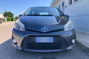 Toyota Yaris hybrid automatica