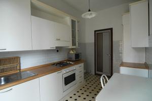 3 camere singole per ragazza in via Vincenzi 19 MO