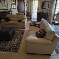 Coppia divani in pelle fior fiore Chateau d'Ax