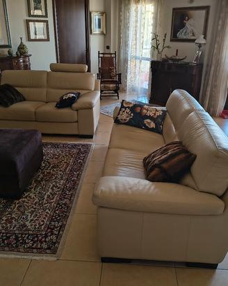 Coppia divani in pelle fior fiore Chateau d'Ax