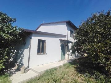 Villa di 268 m² con più di 5 locali e box auto dop