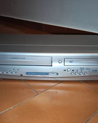 Lettore combinato FUNAI VHS +DVD seminuovo