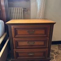 2 comodini con 3 cassetti