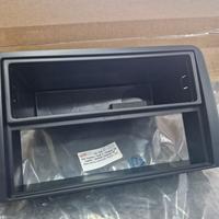 Mascherina per autoradio