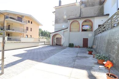 4 LOCALI A MONTESILVANO