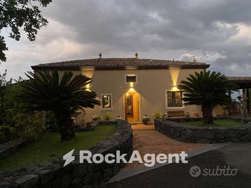 ANTICO CASALE CON PISCINA