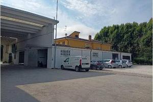 Immobile in asta di 2500 m² a Roncoferraro