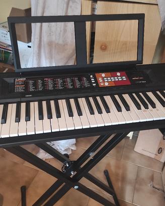 tastiera Yamaha f51 con aupporto