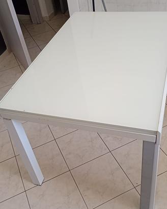 Tavolo bianco allungabile