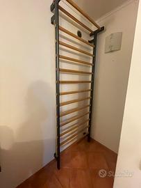 Spalliera svedese in legno e metallo