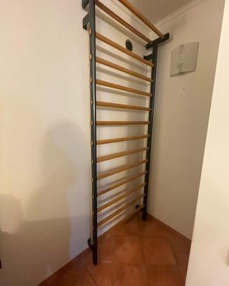 Spalliera svedese in legno e metallo