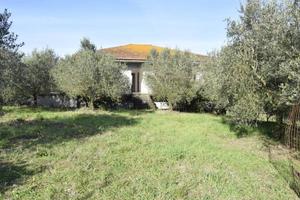 Villa di 204 m² con 5 locali e box auto doppio a E