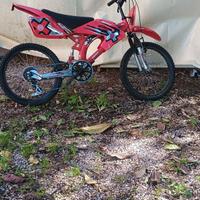 bici con carrozzeria da "motocross" 