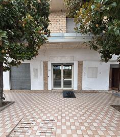 LOCALE COMMERCIALE MOSCUFO (PE)