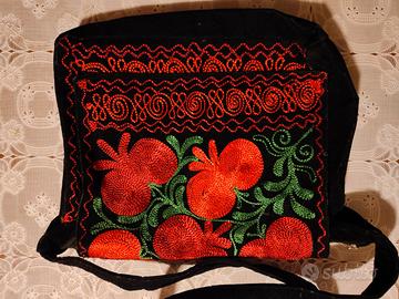 Borsa originale Uzbekistan ricamata a mano