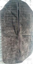 Custodia borsa porta abiti . buone condizioni .