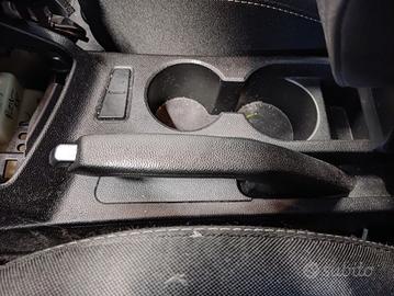 Leva freno a mano HYUNDAI I20 1.2cc benz 2017