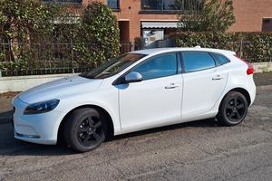 Volvo V40 D2 Kinetic (2017) – Solo 90.000 km Certi