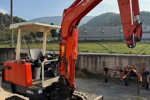 Escavatore kubota kx021