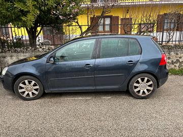 VOLKSWAGEN Golf 5ª serie - 2004