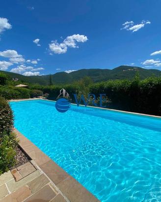 Appartamento di 150 m² con 5 locali a Sellano