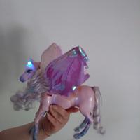 CAVALLO ALATO PEGASO CON BARBIE E PRINCIPE