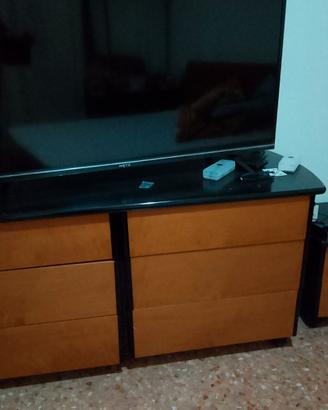 Camera da letto con letto contenitore