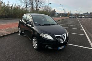 Lancia Ypsilon ECOCHIC – PARI AL NUOVO